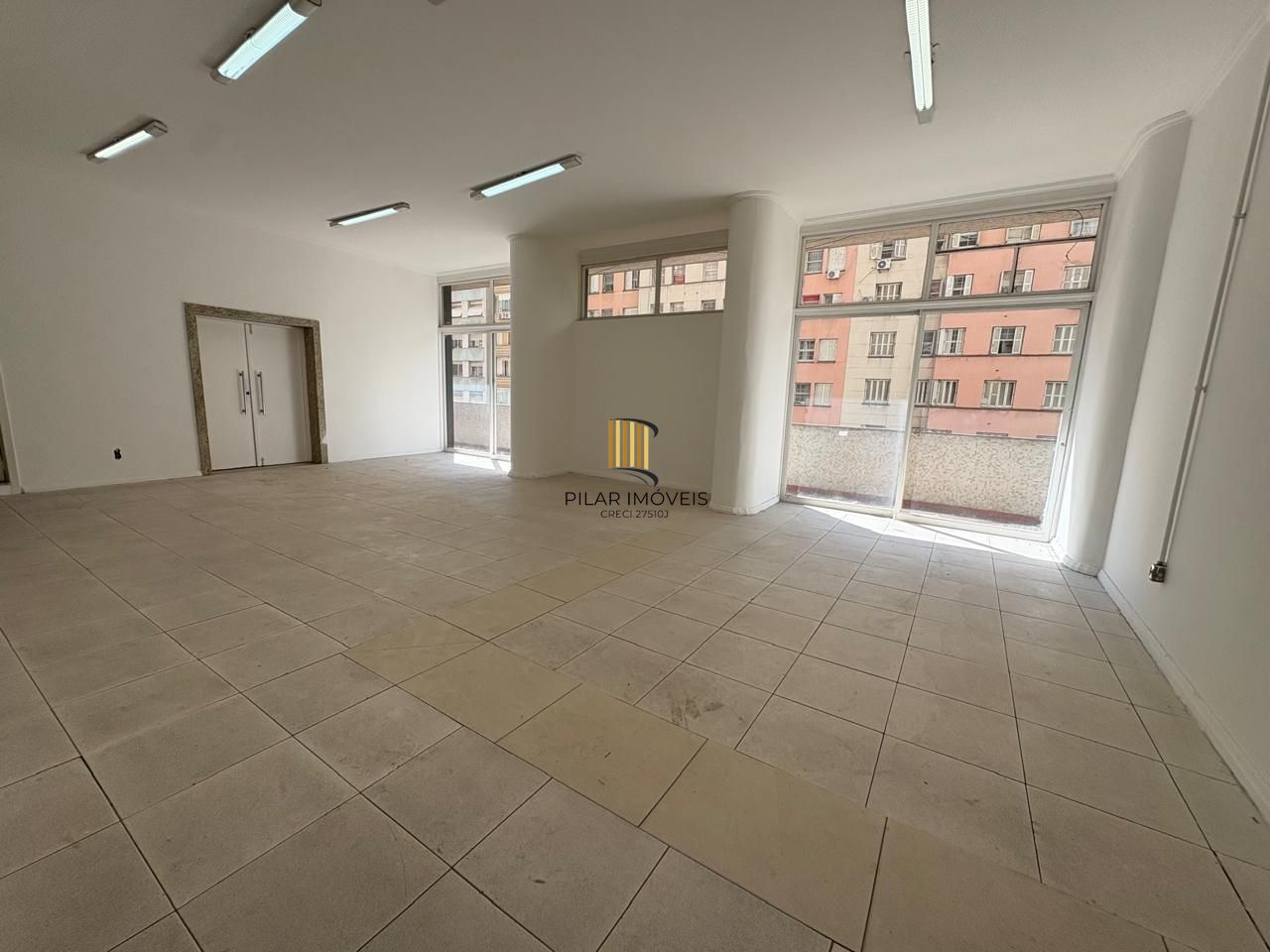 Sala comercial 822,66m² no centro de Porto Alegre - Pilar Imóveis