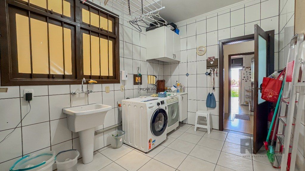 Casa com 3 Quartos e 2 vagas à venda, 344 m² por R$ 2.800.000,00