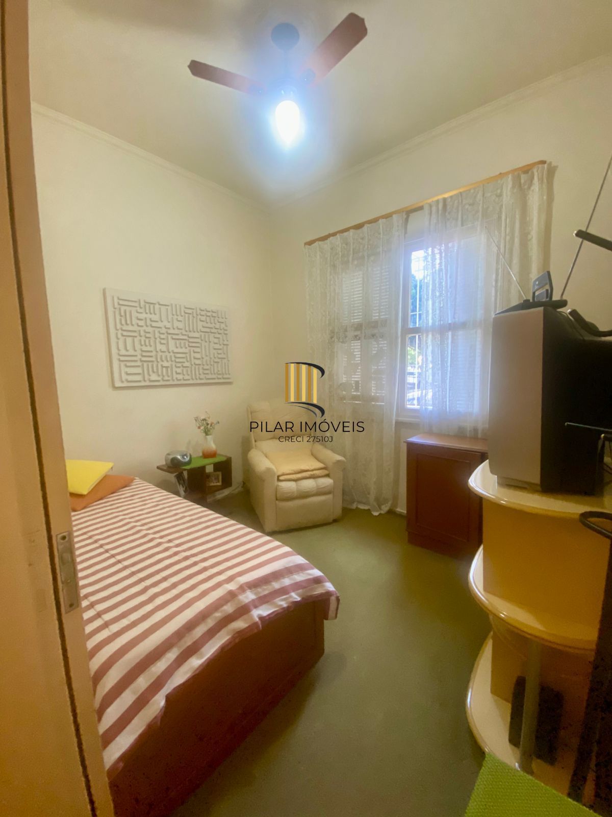 Apartamento garden 3 dormitórios 2 banheiros 128m2 e vaga coberta, Menino Deus