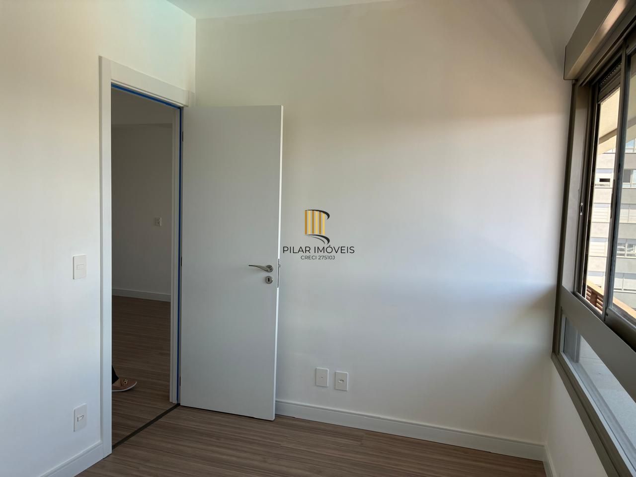 Lindo imóvel 2 dormitórios, 1 suíte, 64 m2, vaga de garagem no bairro Praia de Belas