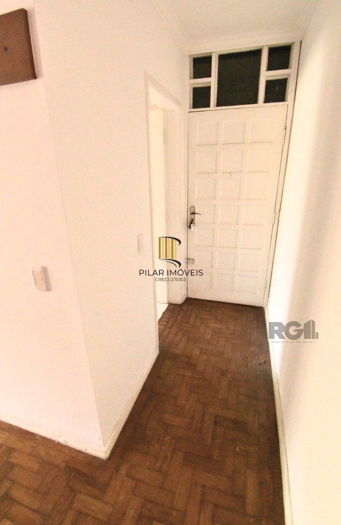 Imóvel 2 dormitórios no Menino Deus com 58,49m²  SEMI-MOBILIADO COM BOX