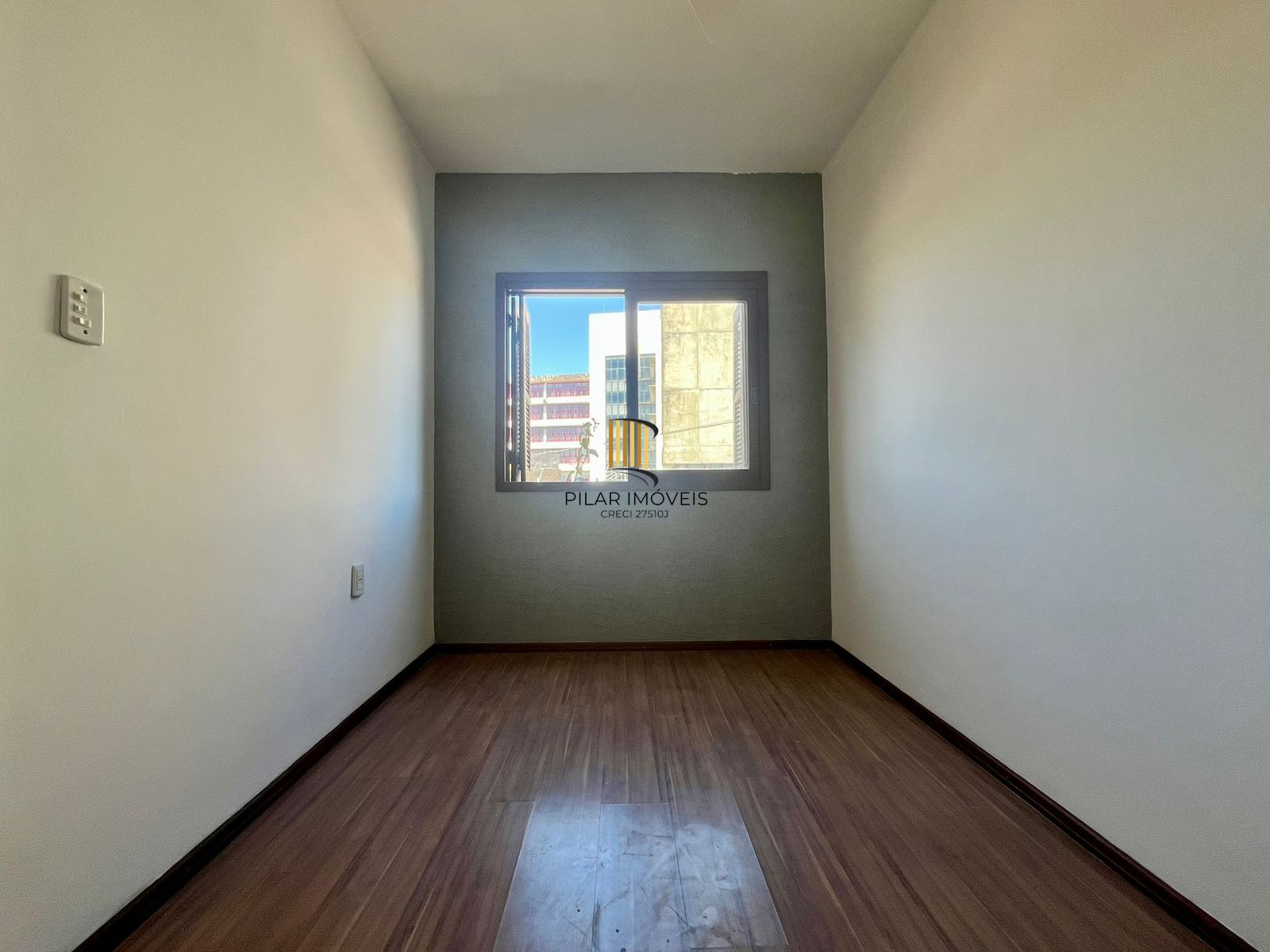 2 Casas independentes em terreno de 480m.