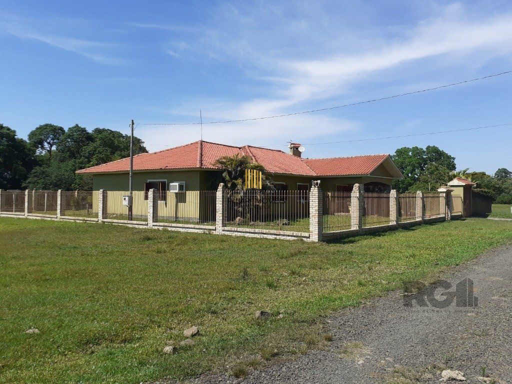 SÍTIO   -  8 ha 2.980 m²  de extensão -  5 dormitórios - 2 vagas - TRIUNFO-RS