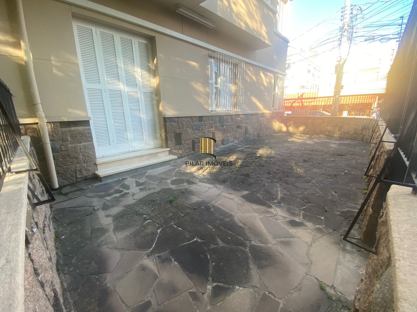 Apartamento garden 3 dormitórios 2 banheiros 128m2 e vaga coberta, Menino Deus