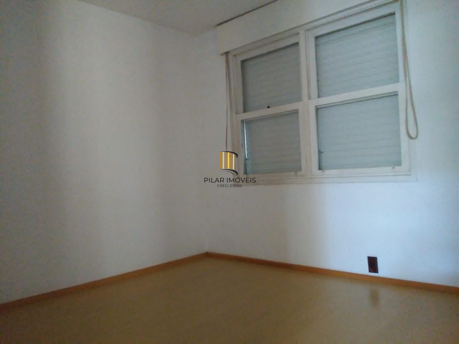 Apartamento dois dormitórios, ensolarado