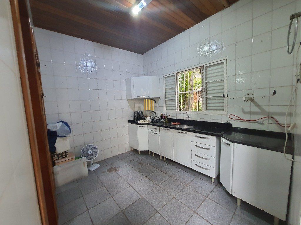 Casa para Venda - 300m², 3 dormitórios, sendo 3 suites, 5 vagas - Santana
