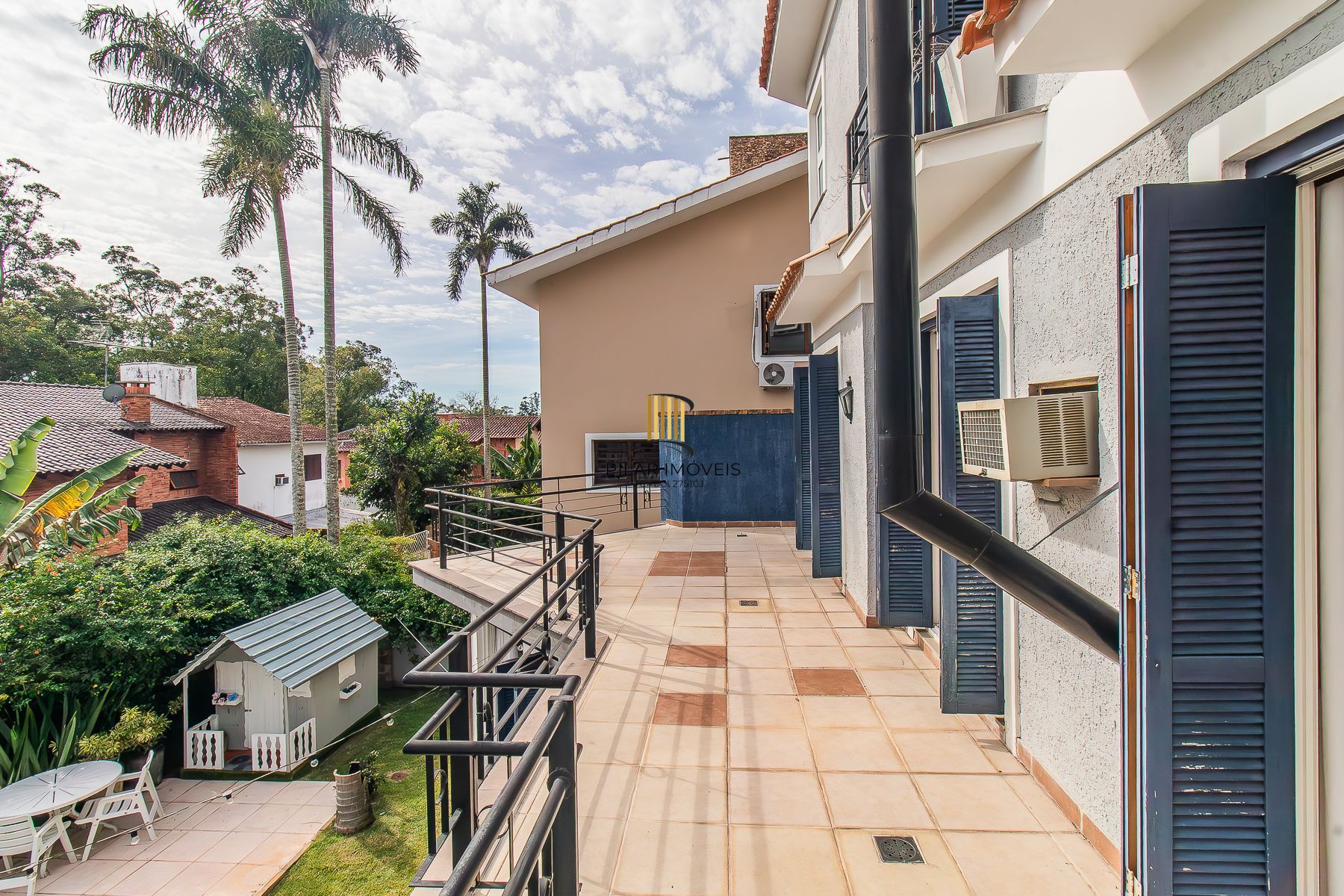 CASA DE 4 DORMITÓRIOS EM CONDOMÍNIO - 320 m² - 4 VAGAS DE GARAGEM