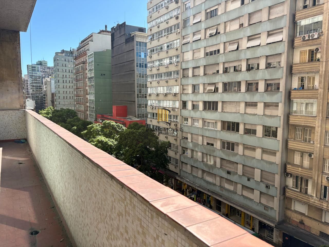 Sala comercial 822,66m² no centro de Porto Alegre