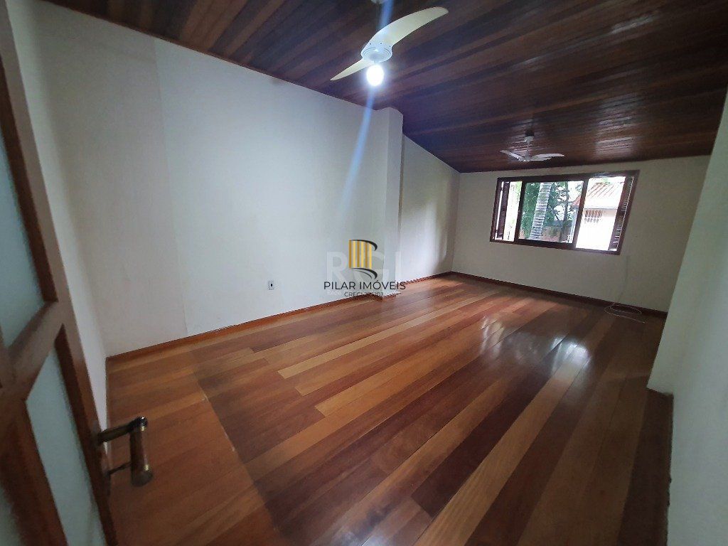 Casa para Venda - 300m², 3 dormitórios, sendo 3 suites, 5 vagas - Santana