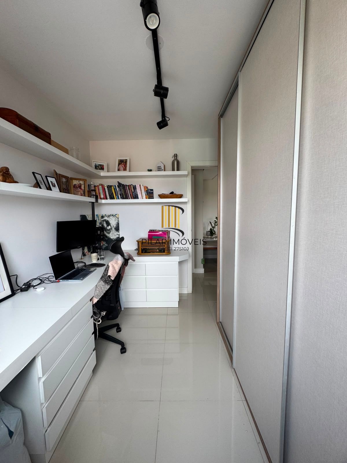 Apartamento 2 dormitórios com vaga no Menino Deus