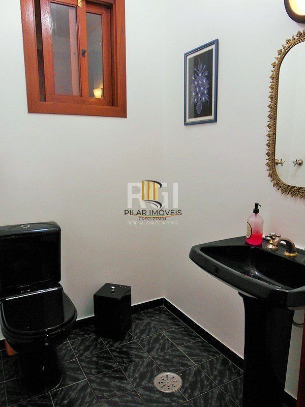 Casa para Venda - 430m², 3 dormitórios, sendo 1 suites, 2 vagas - Vila Nova