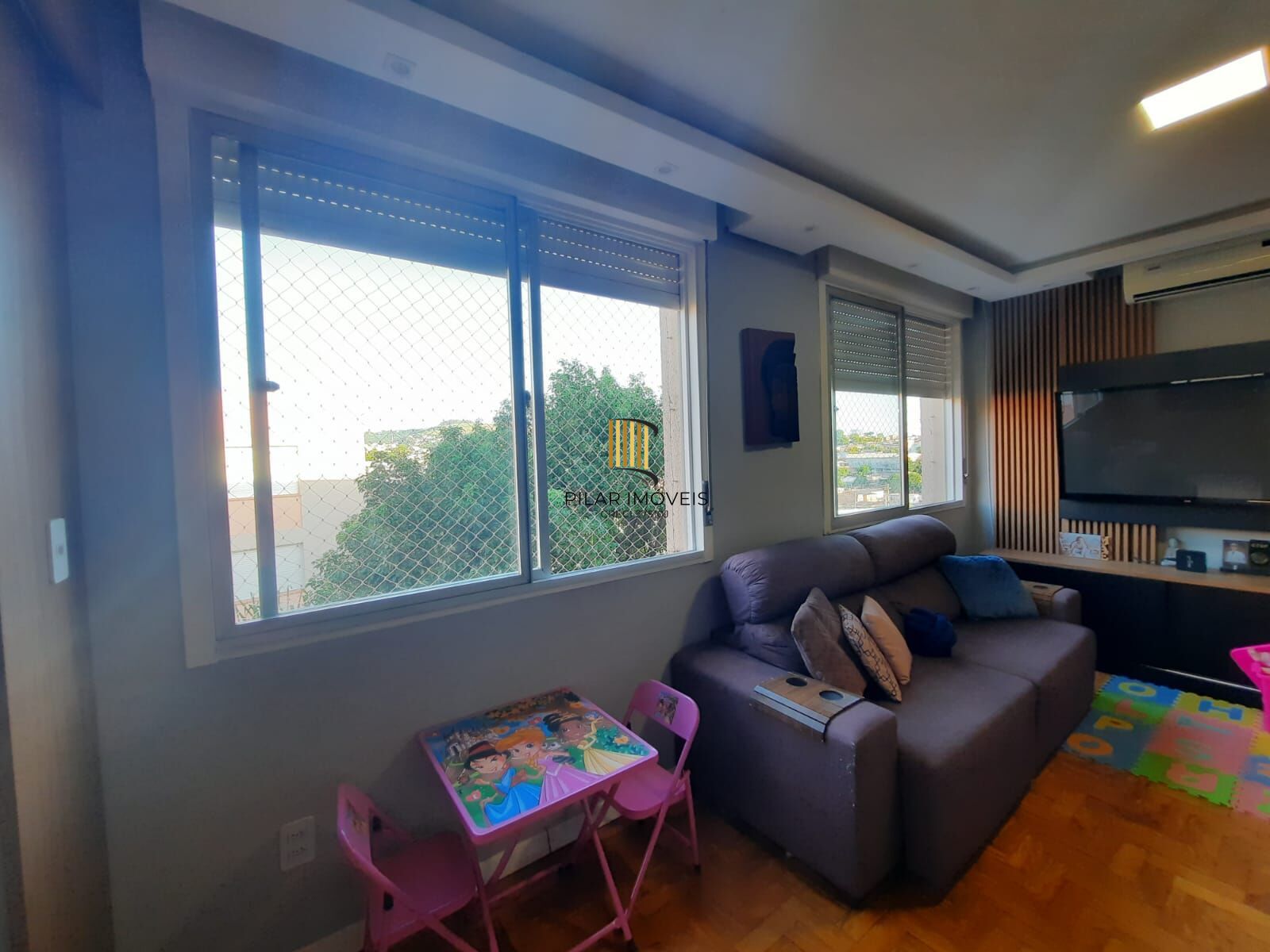Apartamento dois dormitórios,  uma garagem e vaga rotativa