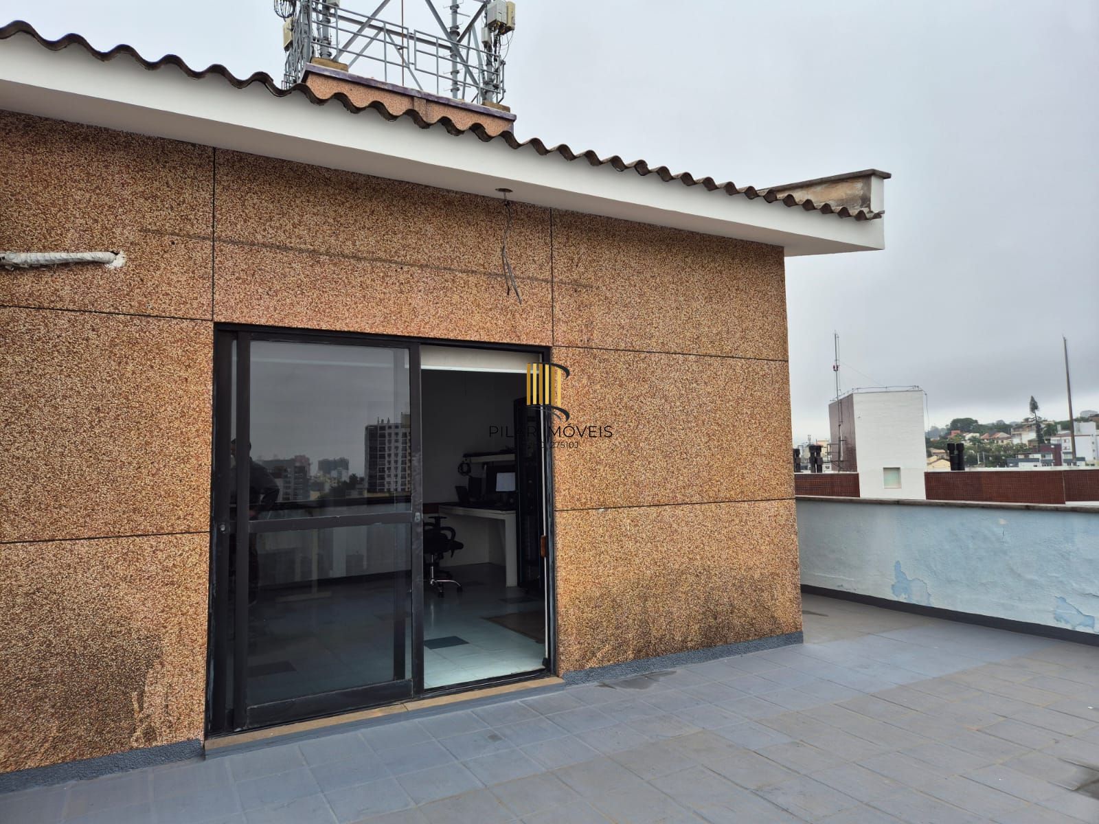 Sala comercial duplex com churrasqueira