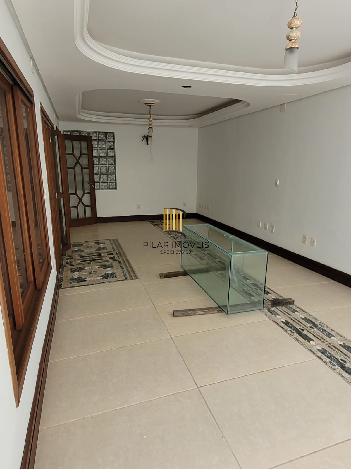 Casa no bairro Ipanema com 291 m² de área privativa e 8 garagens