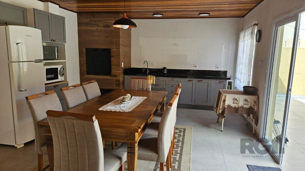 Casa 3 dormitórios, 5 vagas, 155 m² área construída, terreno 300m², Nonoai.