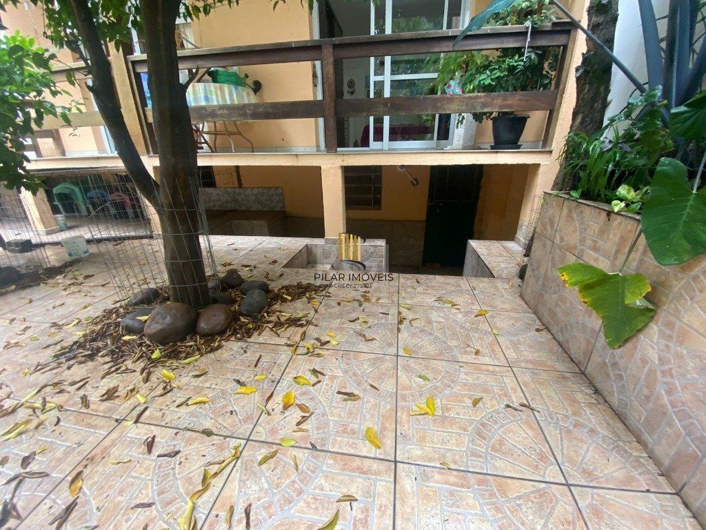 Casa 4 dormitórios - 1 vaga -  330m² Menino Deus