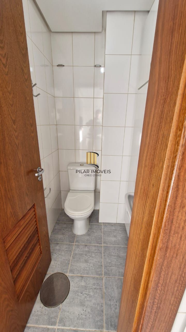 Apartamento impecável de frente no Menino Deus, 103,00 m² de área útil, 2 dormitórios, varanda integrada com churrasqueira, 2 garagens