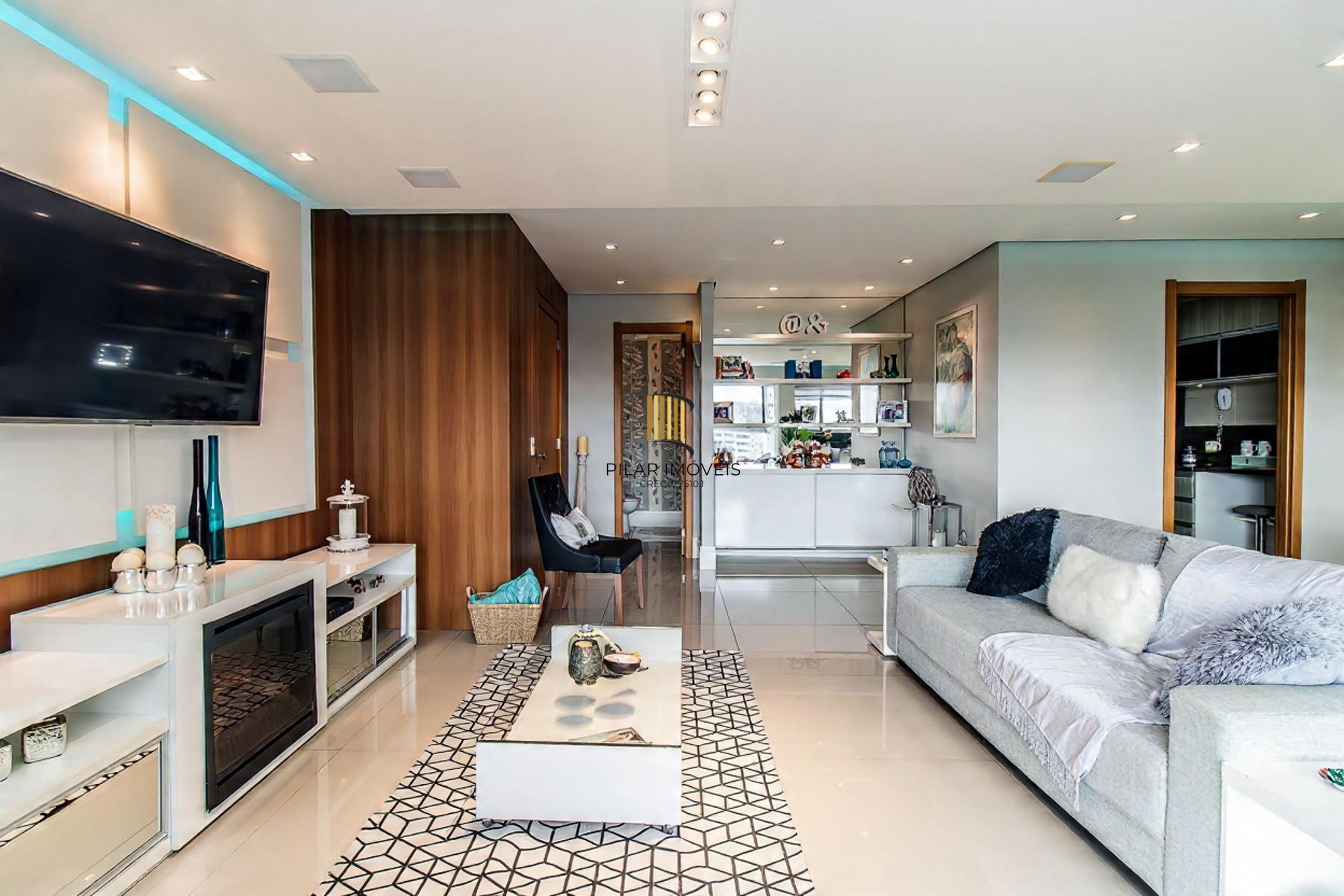 3 suítes 2 vagas Menino Deus