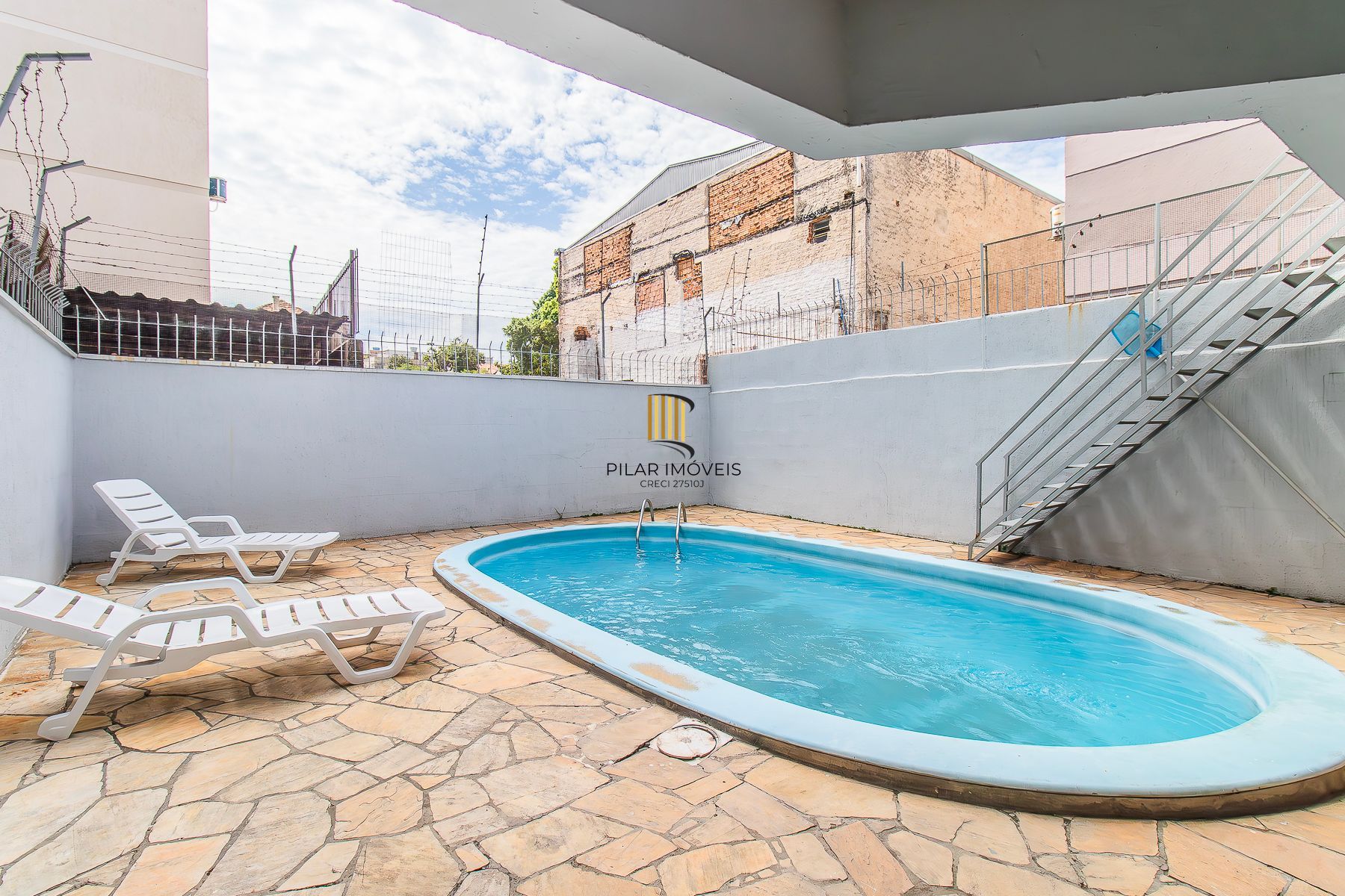 Apartamento dois dormitórios 68,00m² no bairro Glória