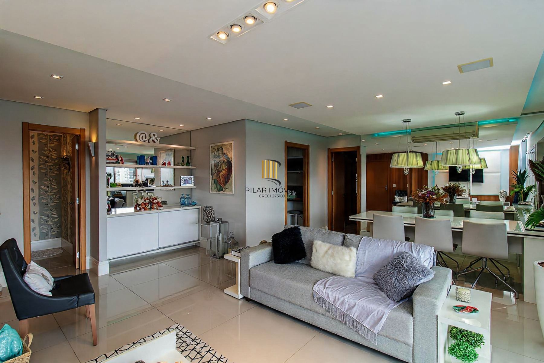 3 suítes 2 vagas Menino Deus