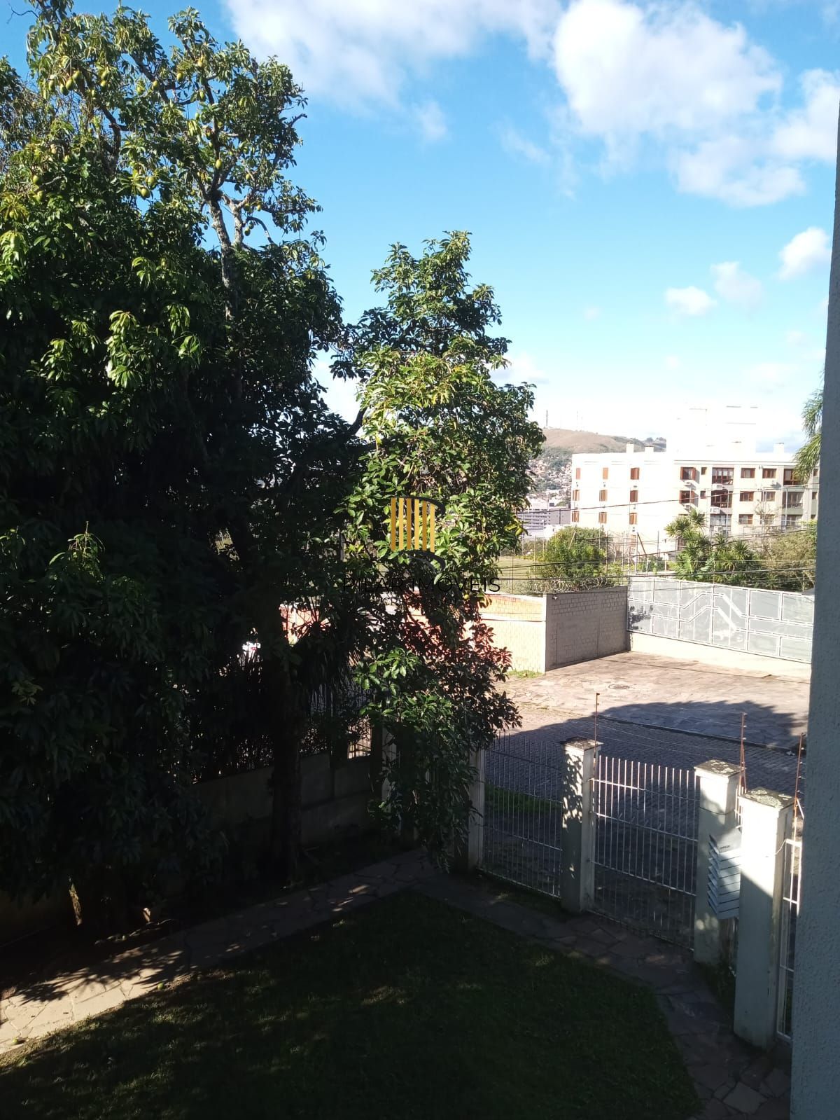 Apartamento dois dormitórios com garagem escriturada