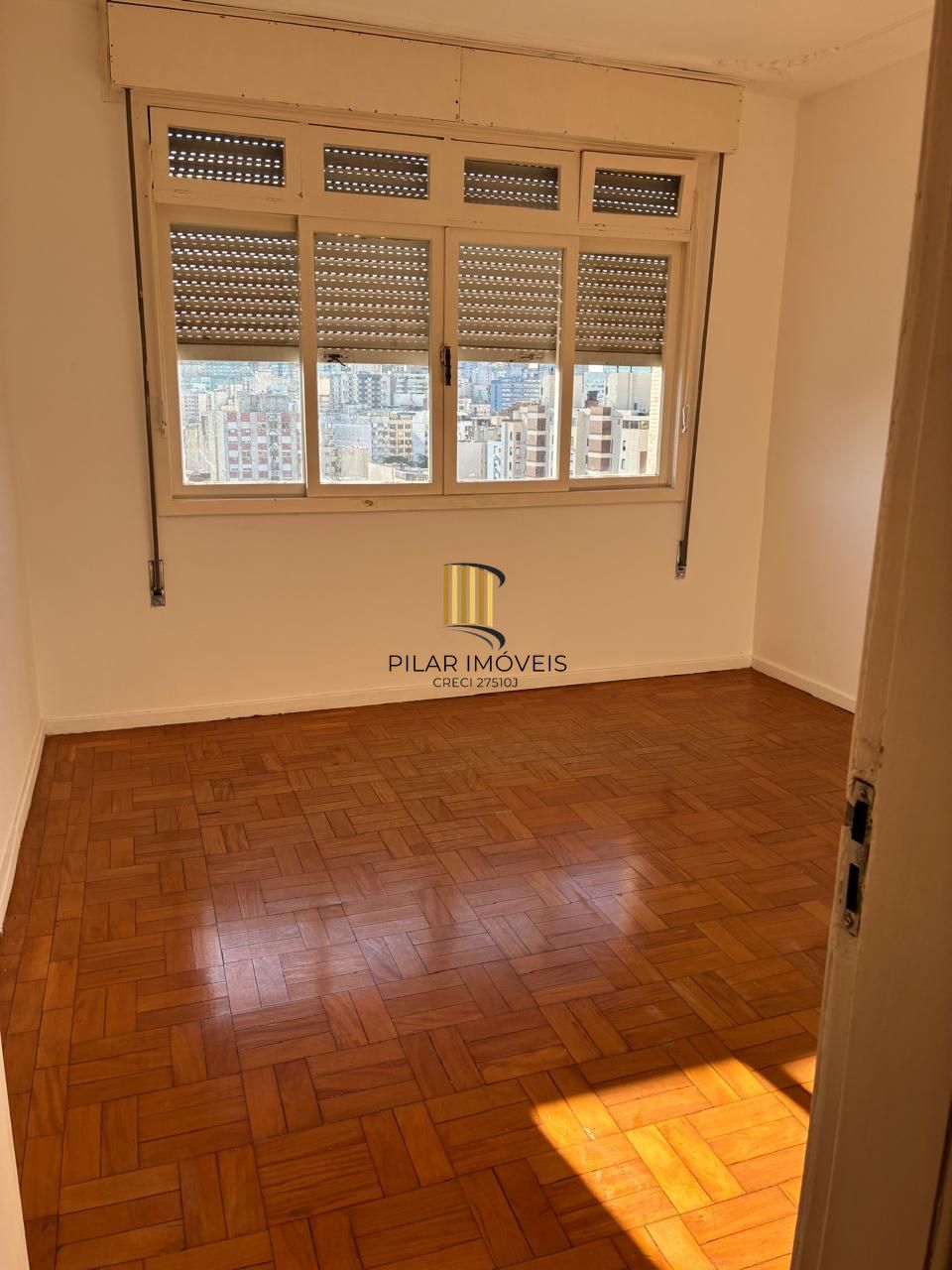 AMPLO APARTAMENTO DE 3 DORMITÓRIOS NA CIDADE BAIXA