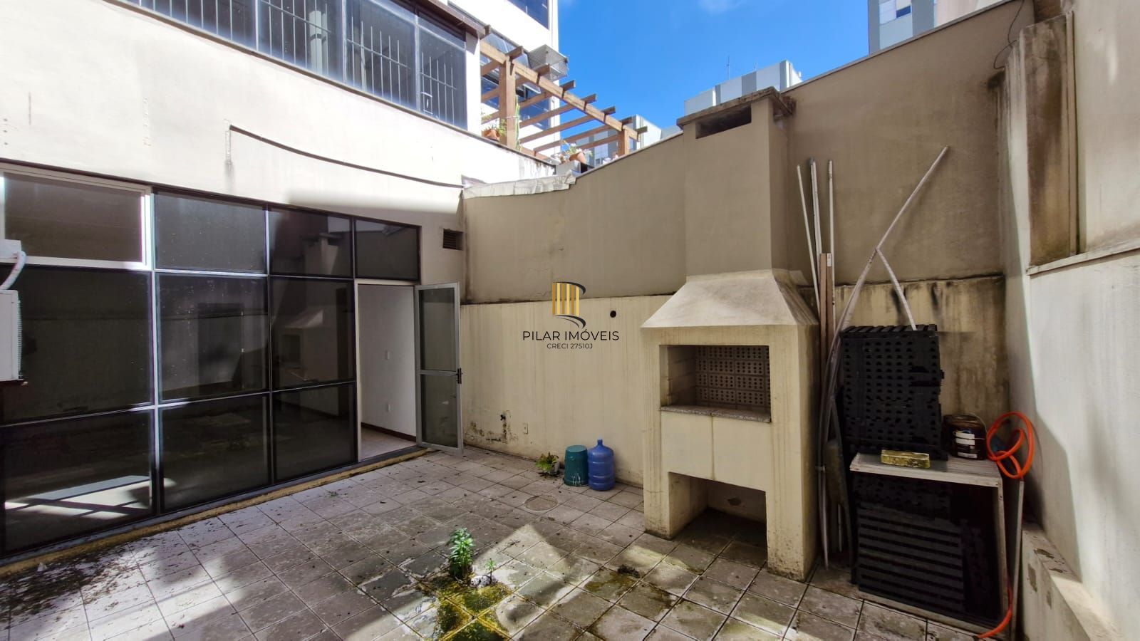 Sala na Rua General Lima e Silva com 68,50 m² de área privativa, pátio com churrasqueira