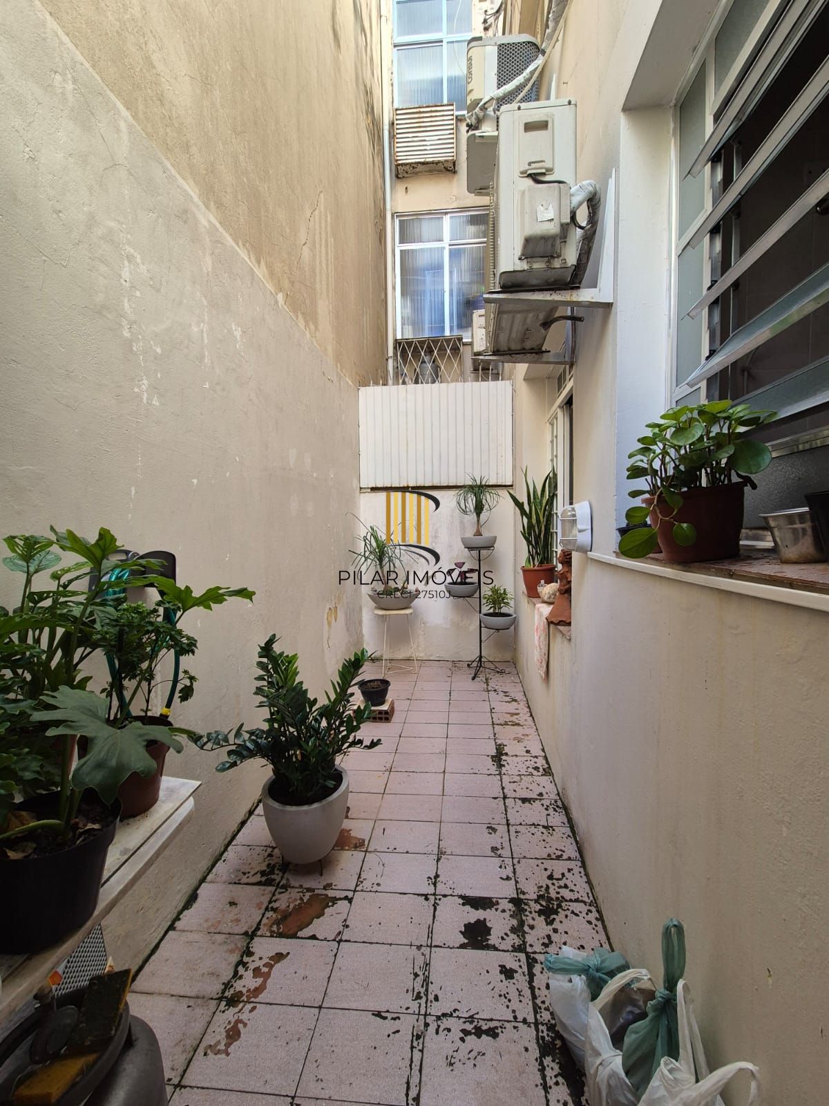 Apto térreo no Menino Deus