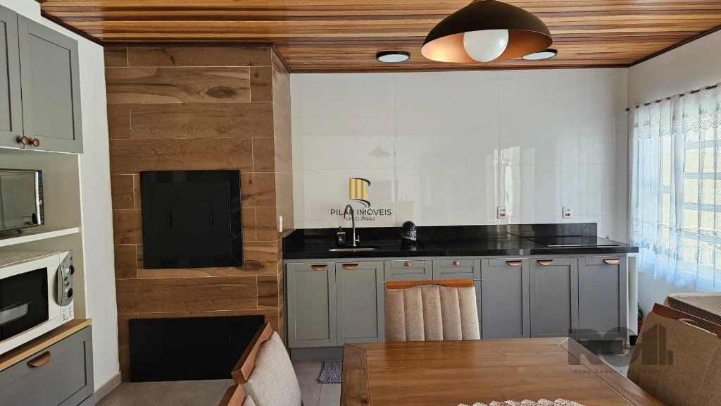 Casa 3 dormitórios, 5 vagas, 155 m² área construída, terreno 300m², Nonoai.