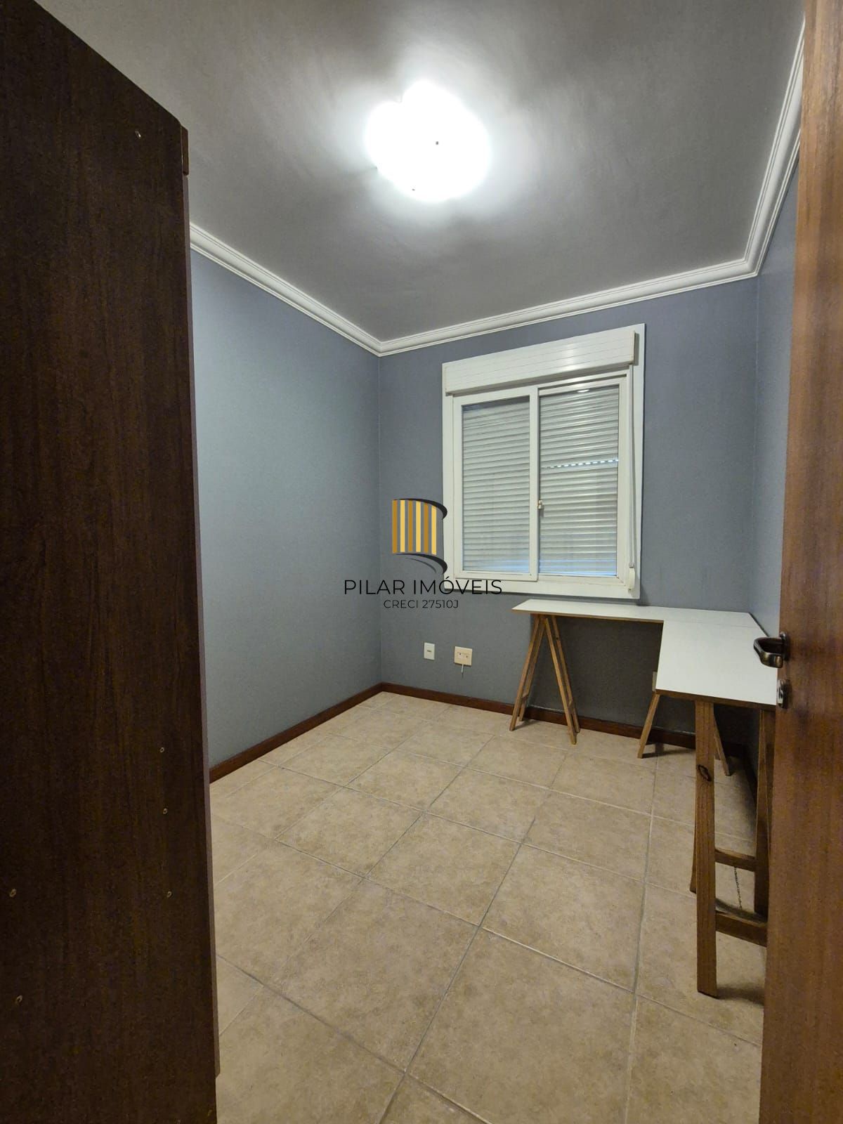 Apartamento 2 dormitórios, com box para carro, no bairro Jardim Leopoldina.