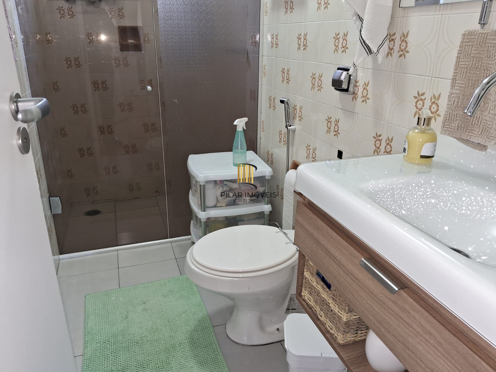 Apartamento de 58 m² com 2 quartos localizado no Bairro Menino Deus.