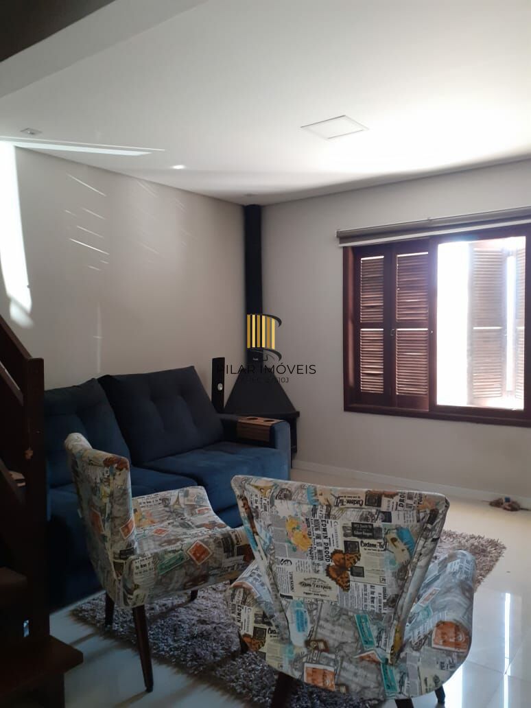 Casa quatro dormitórios ( 1 suíte) garagem ( 2 carros)