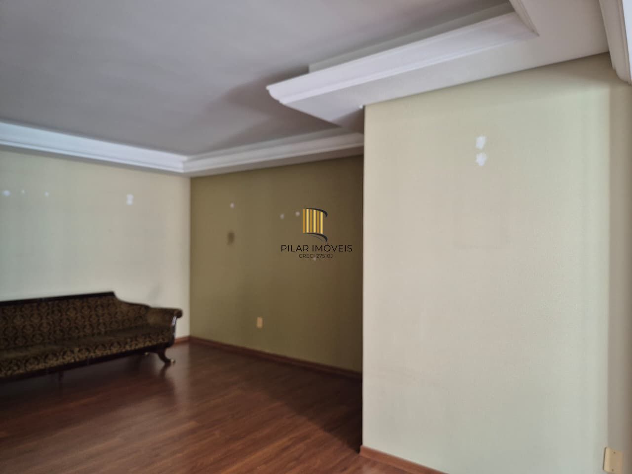 3Dormitórios com 99,80m privativos.