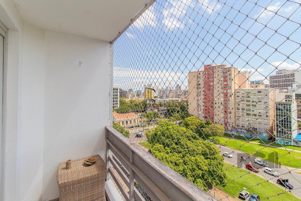 APARTAMENTO 2 DOMITÓRIOS NO BOM FIM, GARAGEM ELEVADOR PROXIMO A UFRGS PORTO ALEGRE