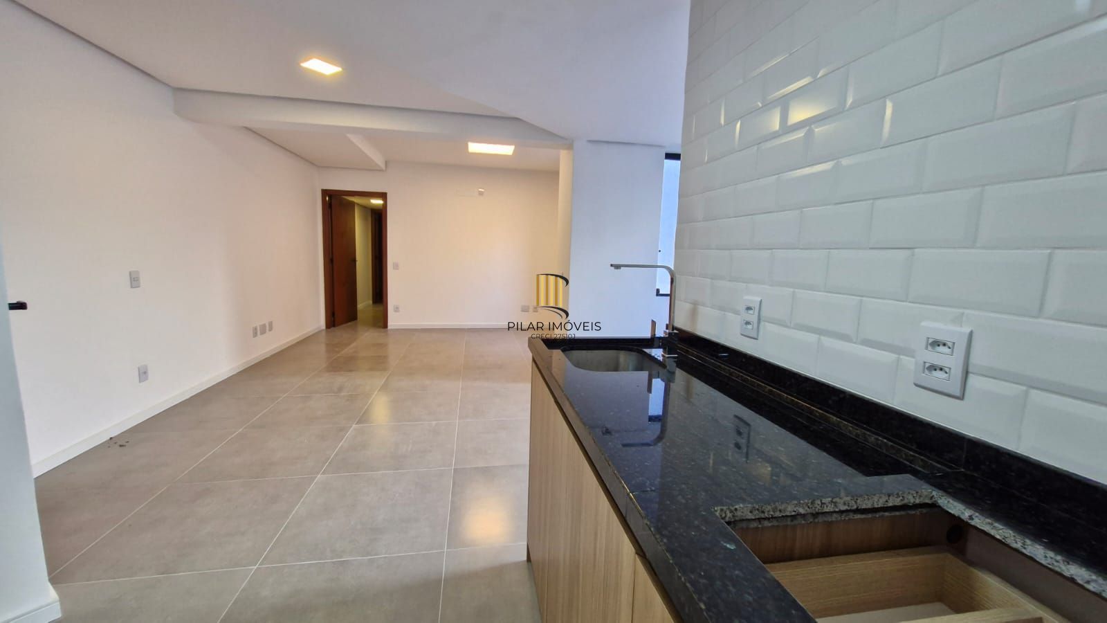 Apartamento todo reformado pronto para morar no Menino Deus