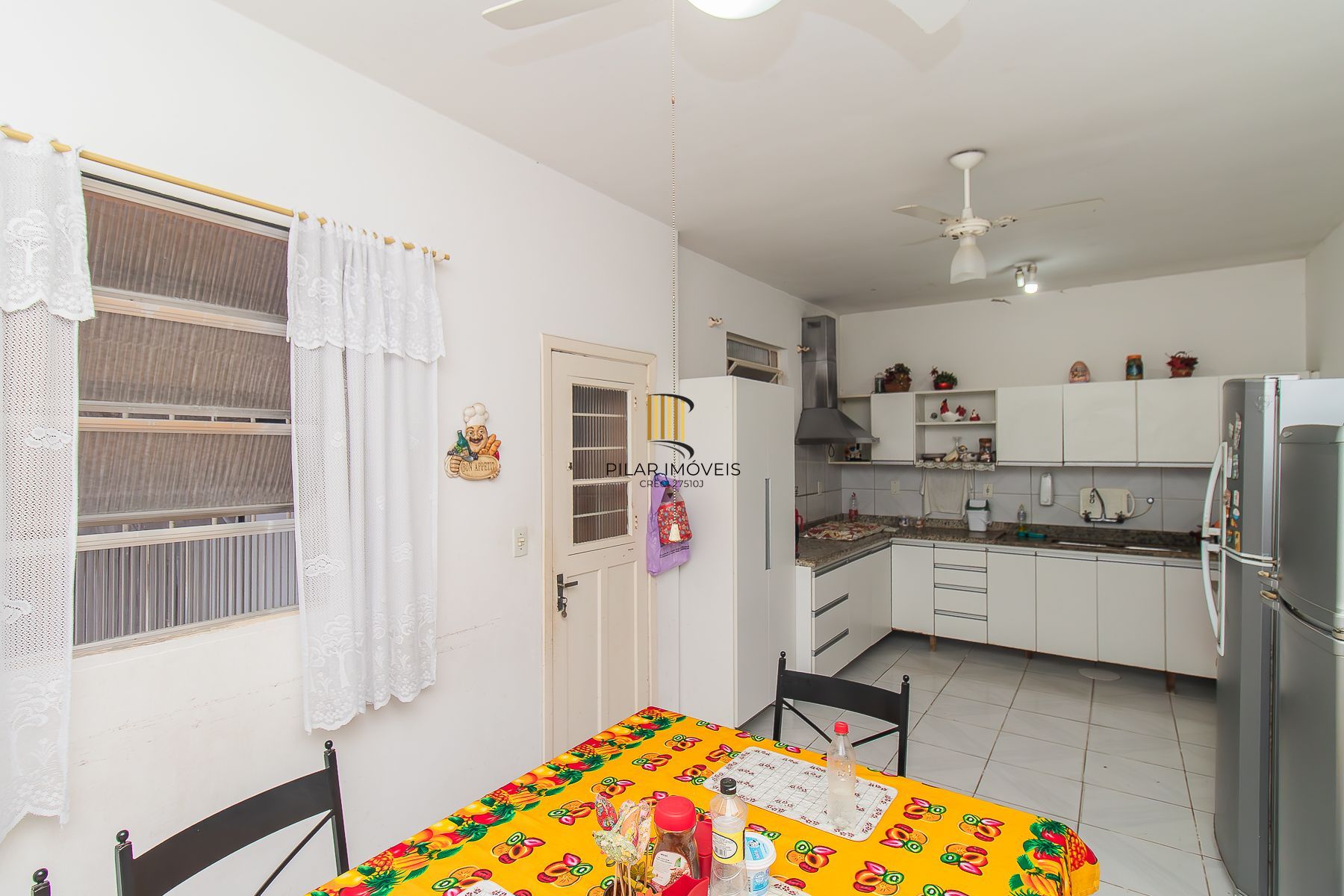 Casa 4 dormitórios - 1 vaga -  330m² Menino Deus