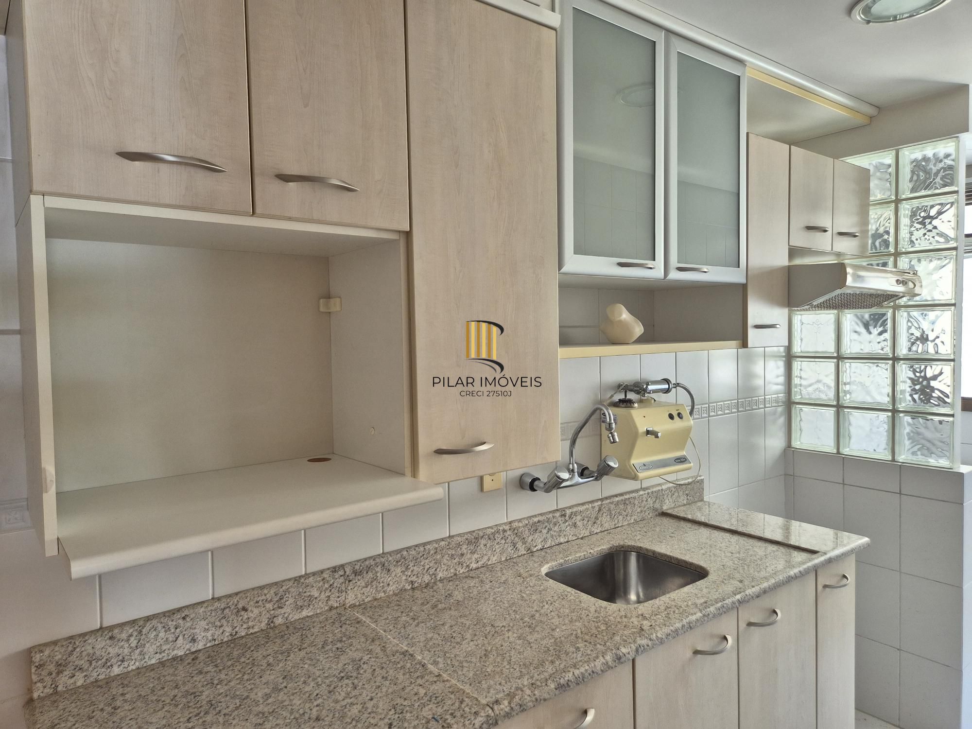 2D com suíte, churrasqueira e vaga