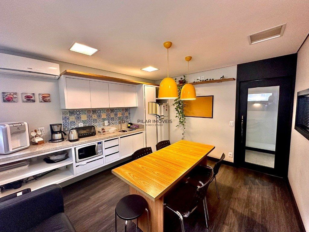 Sala comercial 2 vagas 227m² Menino Deus