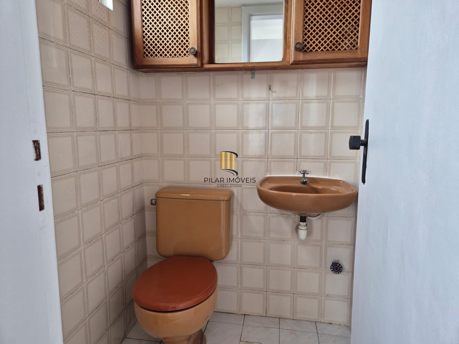 Sala comercial reformada e desocupada