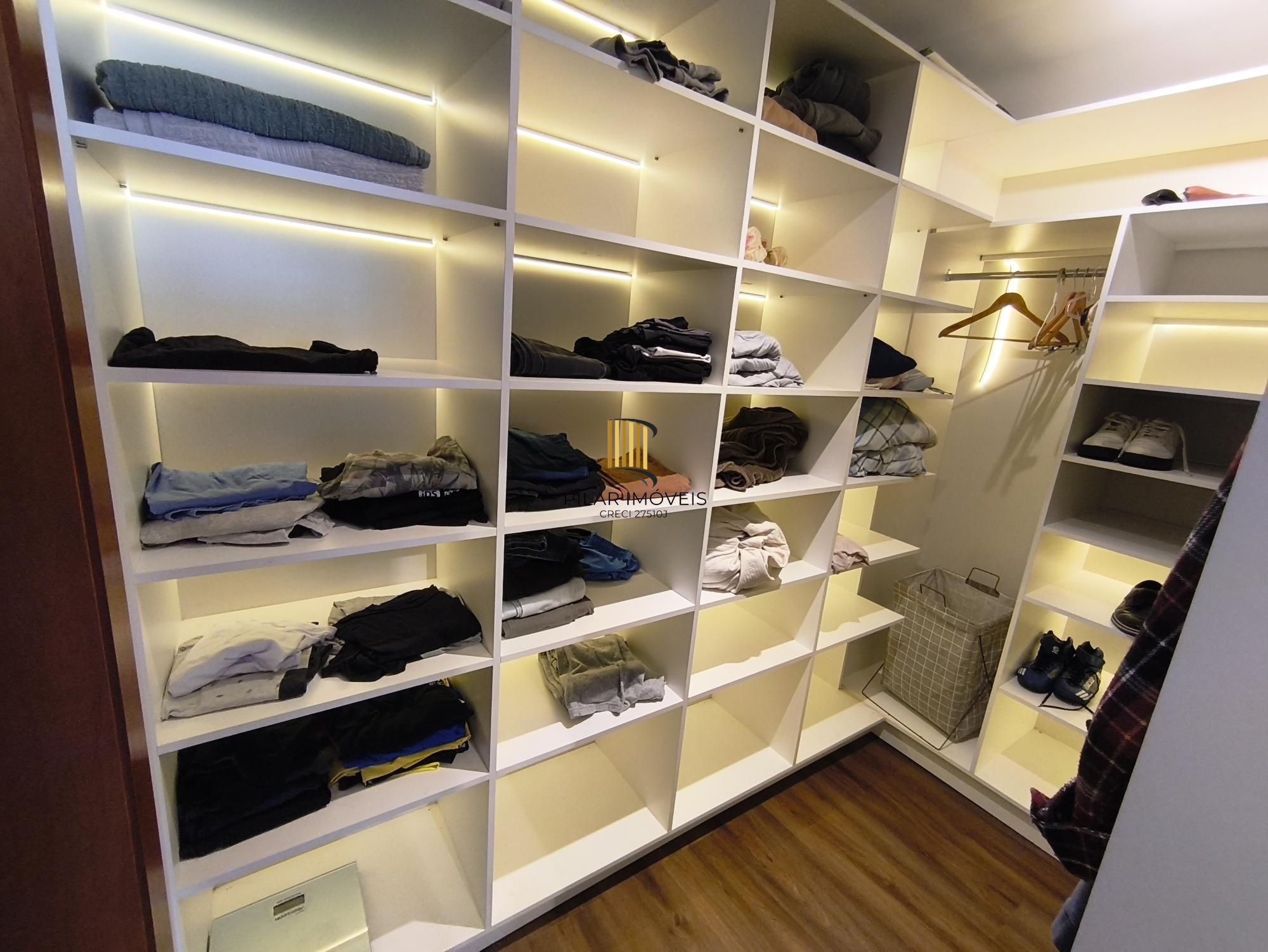 APARTAMENTO 2 DORMITÓRIOS COM 1 VAGA NO MENINO DEUS