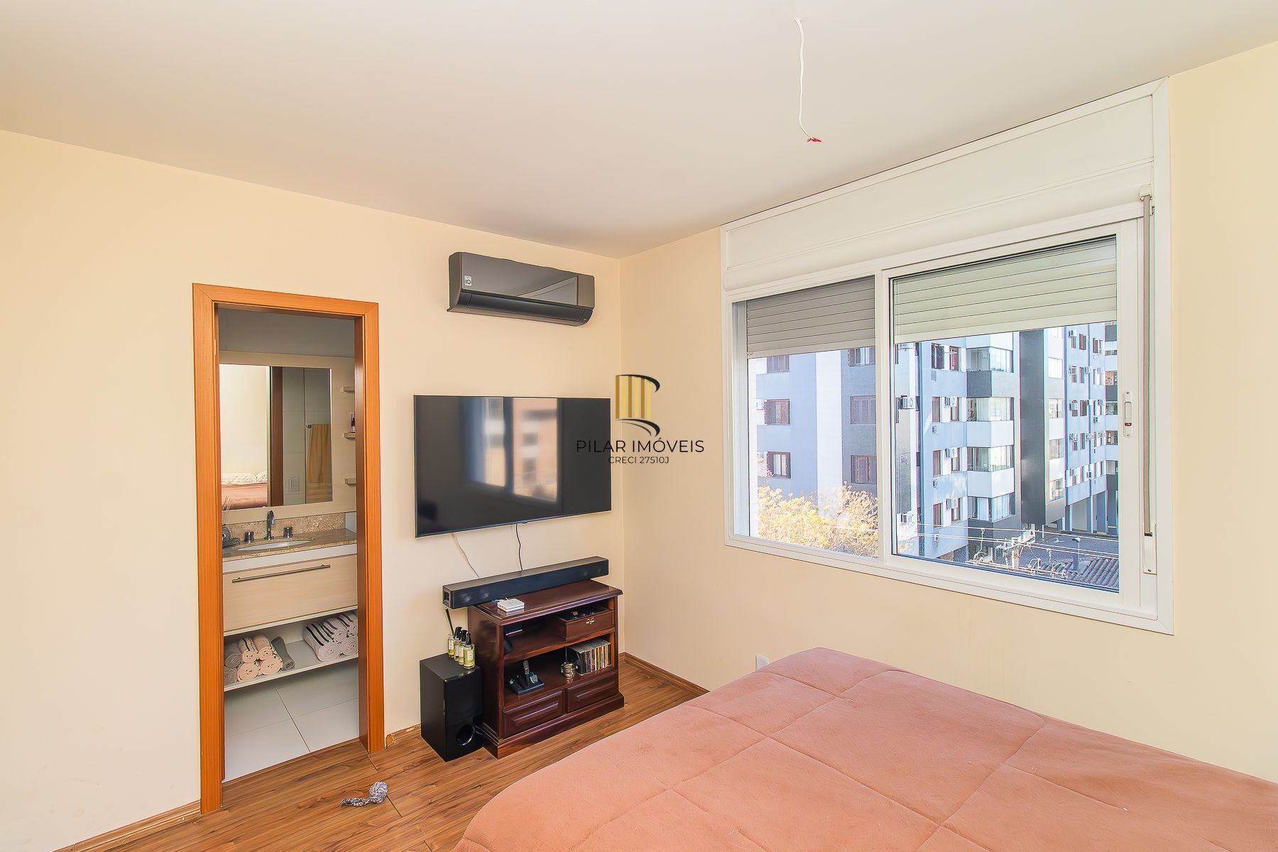 2D com suíte, vaga e churrasqueira