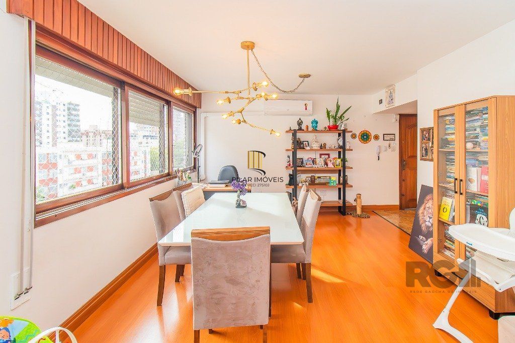 3 dormitórios em 103m² no miolo do Menino Deus