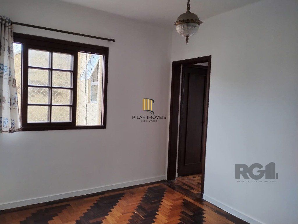 Apto  2 dorm com sacada na Duque de Caxias