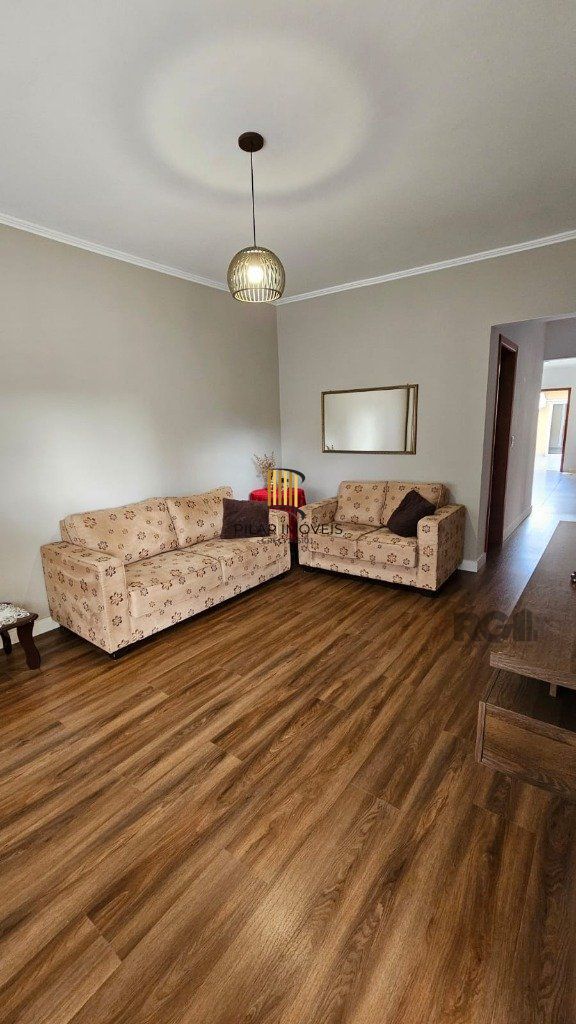 Casa 3 dormitórios, 5 vagas, 155 m² área construída, terreno 300m², Nonoai.