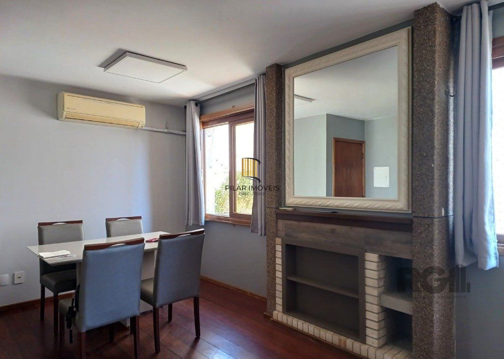 2D em 85m² com lareira e churrasqueira