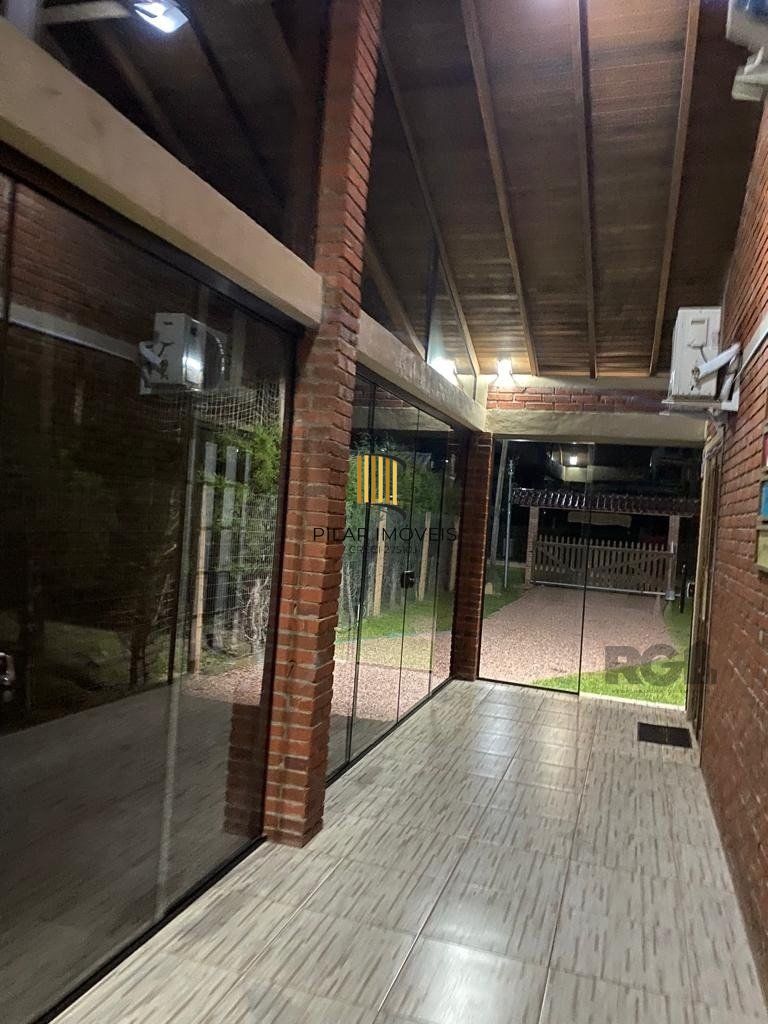 CASA EM CONDOMÍNIO - 3 dorms. - 3 vagas - 150 m² - VIAMÃO