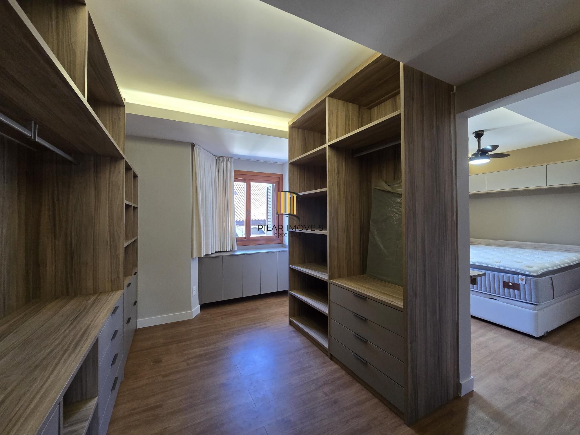 Casa em Condomínio 4 dorms à venda Avenida Taquary, Cristal - Porto Alegre