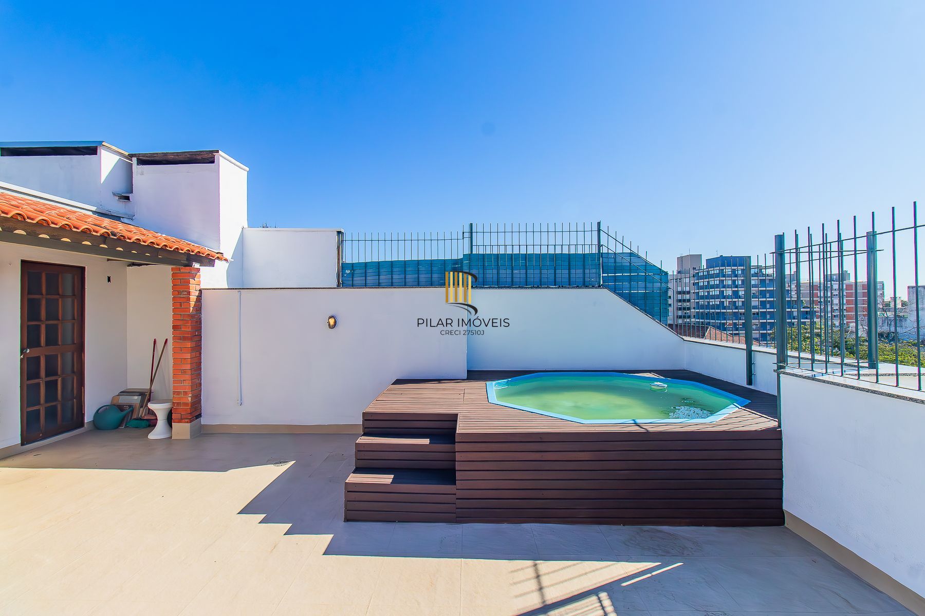 COBERTURA DUPLEX COM 3 DORMITÓRIOS E PISCINA