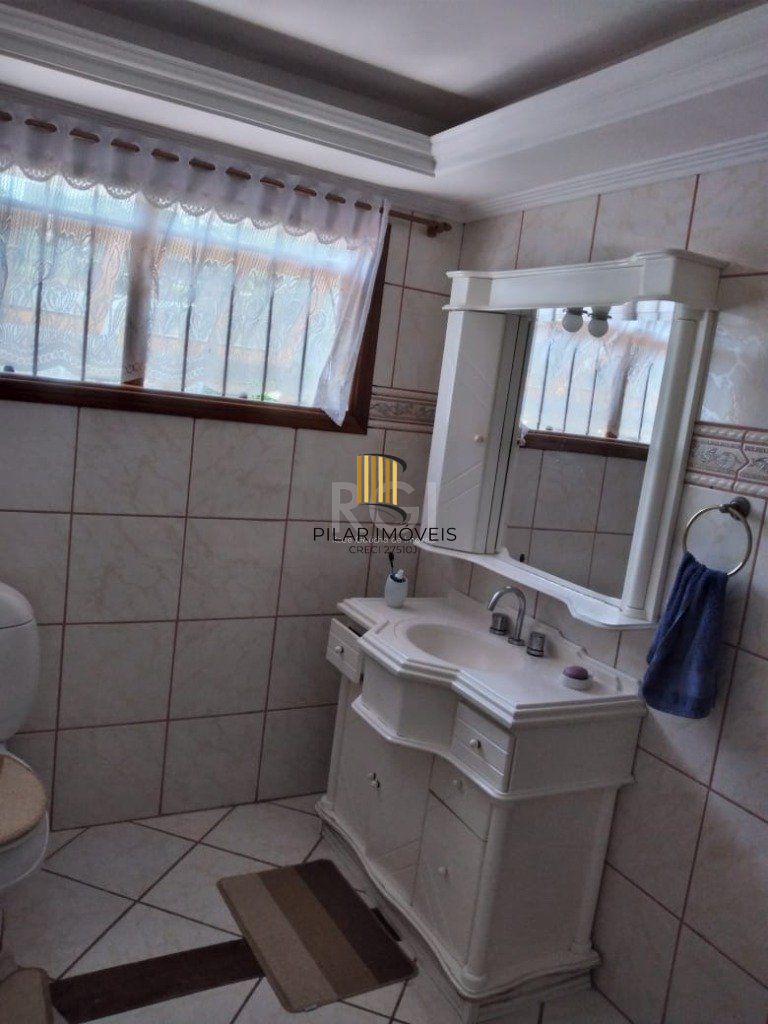 Casa para Venda - 243m², 2 dormitórios, sendo 1 suites, 3 vagas - Glória
