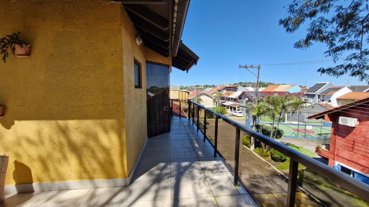 Casa em Condomínio Fechado em Ipanema com 4 dormitorios